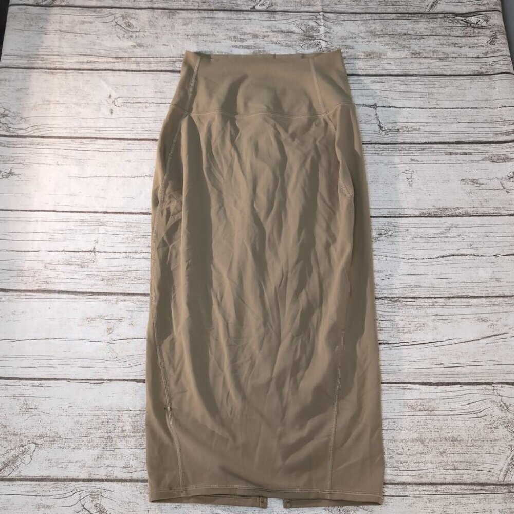 Lululemon Nulu Slim Fit High Rise Skirt Size 4 Army Green
